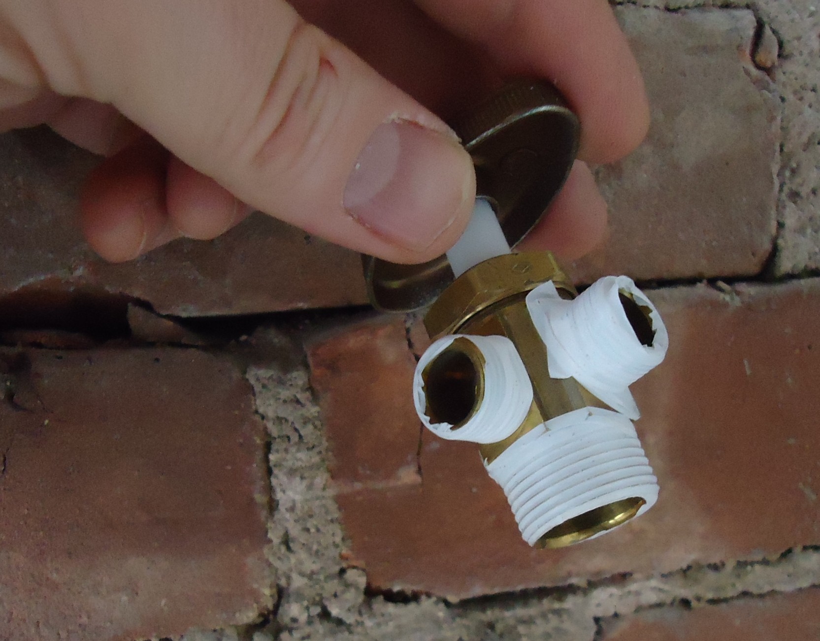 Inspect Plumbing Fixtures for Leaks (image credits: wikimedia)