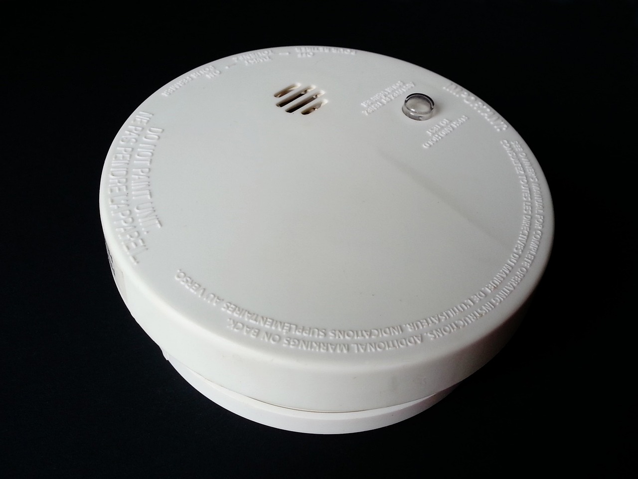 Test Smoke and Carbon Monoxide Detectors (image credits: pixabay)