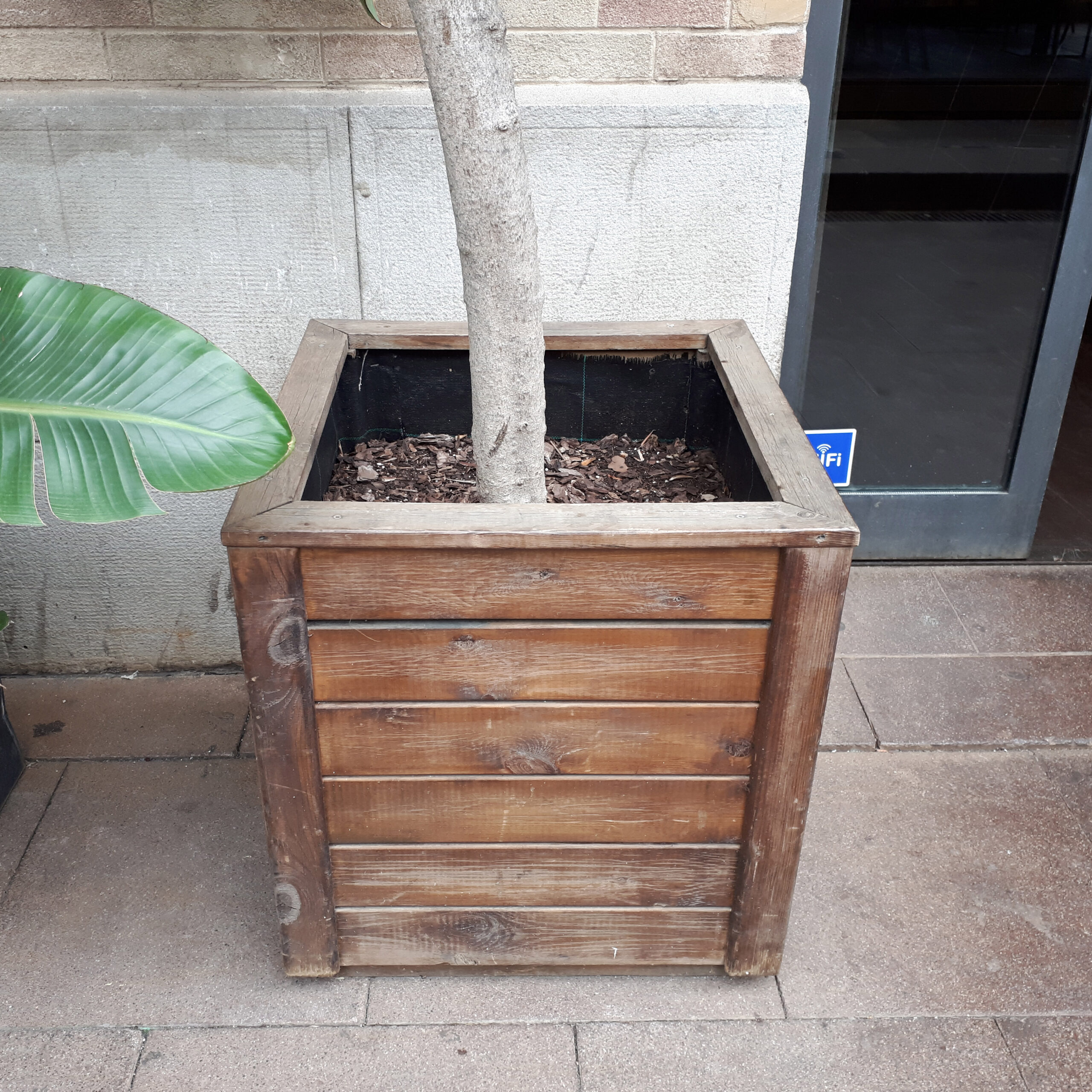 Wooden Planter Boxes (image credits: wikimedia)