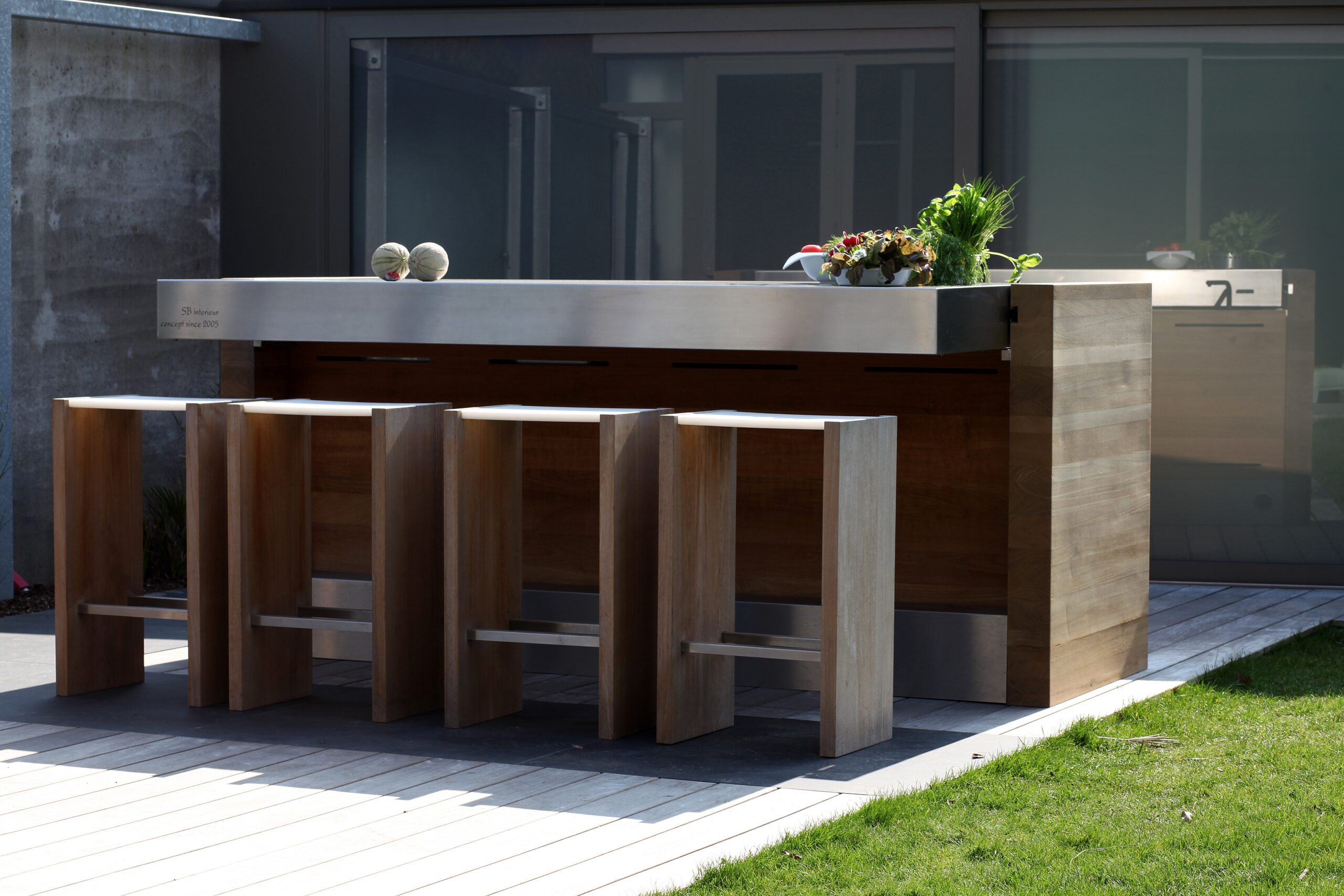 Choosing Materials: Built to Last, Styled to Impress (image credits: wikimedia)