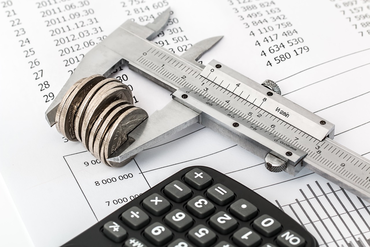 Budgeting: Counting Every Penny (image credits: pixabay)