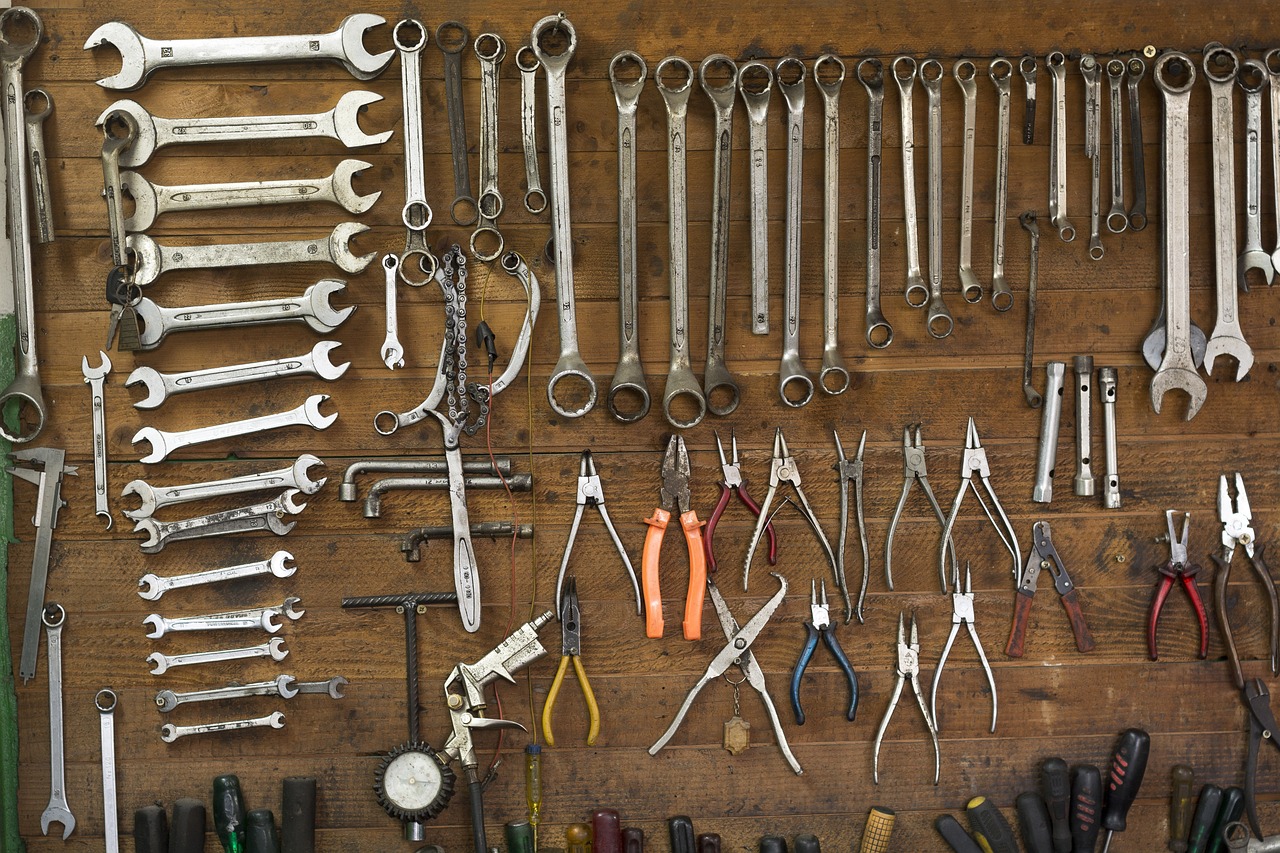 You Can Use Any Tool for Any Material (image credits: pixabay)
