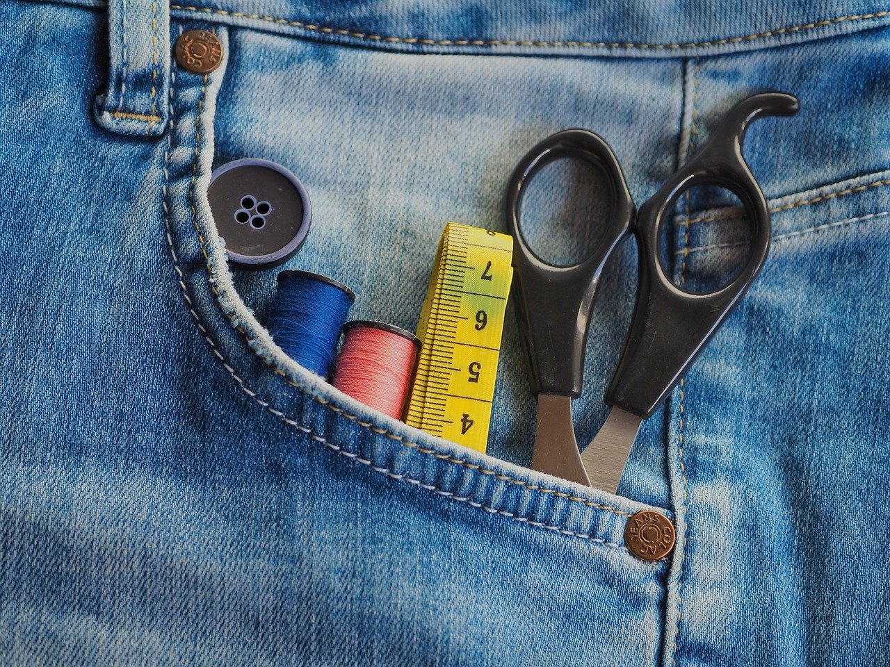 Safe Handling and Storage of Tools (image credits: pixabay)