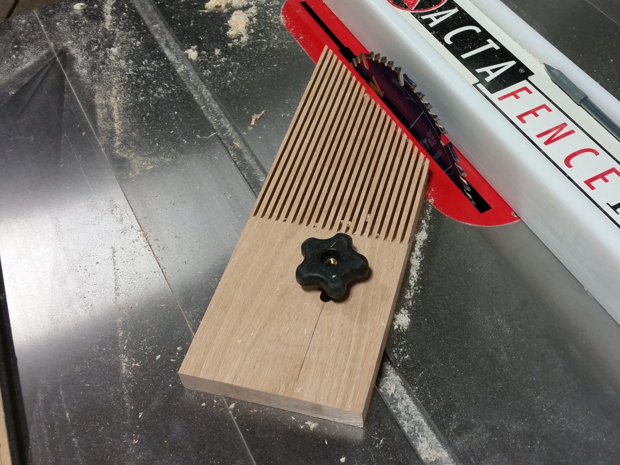 Table Saw: The King of Precision (image credits: wikimedia)