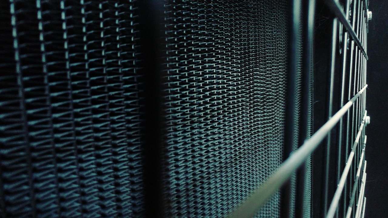 Keeping the Condenser Unit Sparkling Clean (image credits: pixabay)