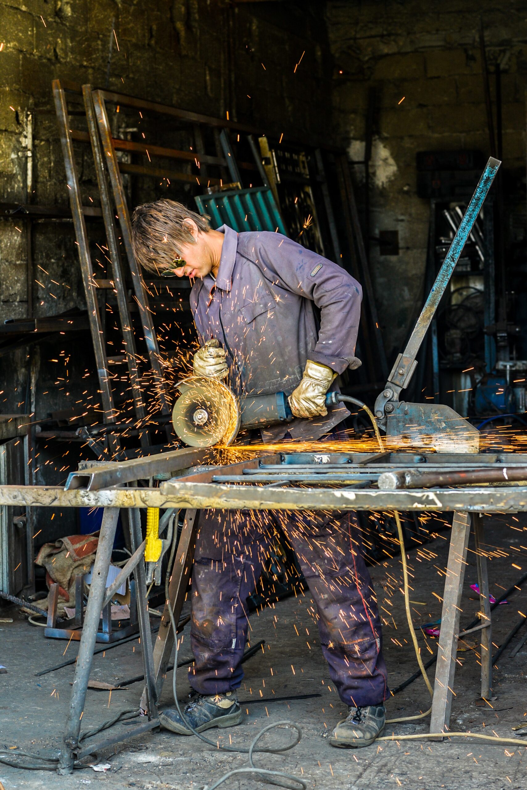Angle Grinder: The Multi-Tasking Marvel (image credits: wikimedia)