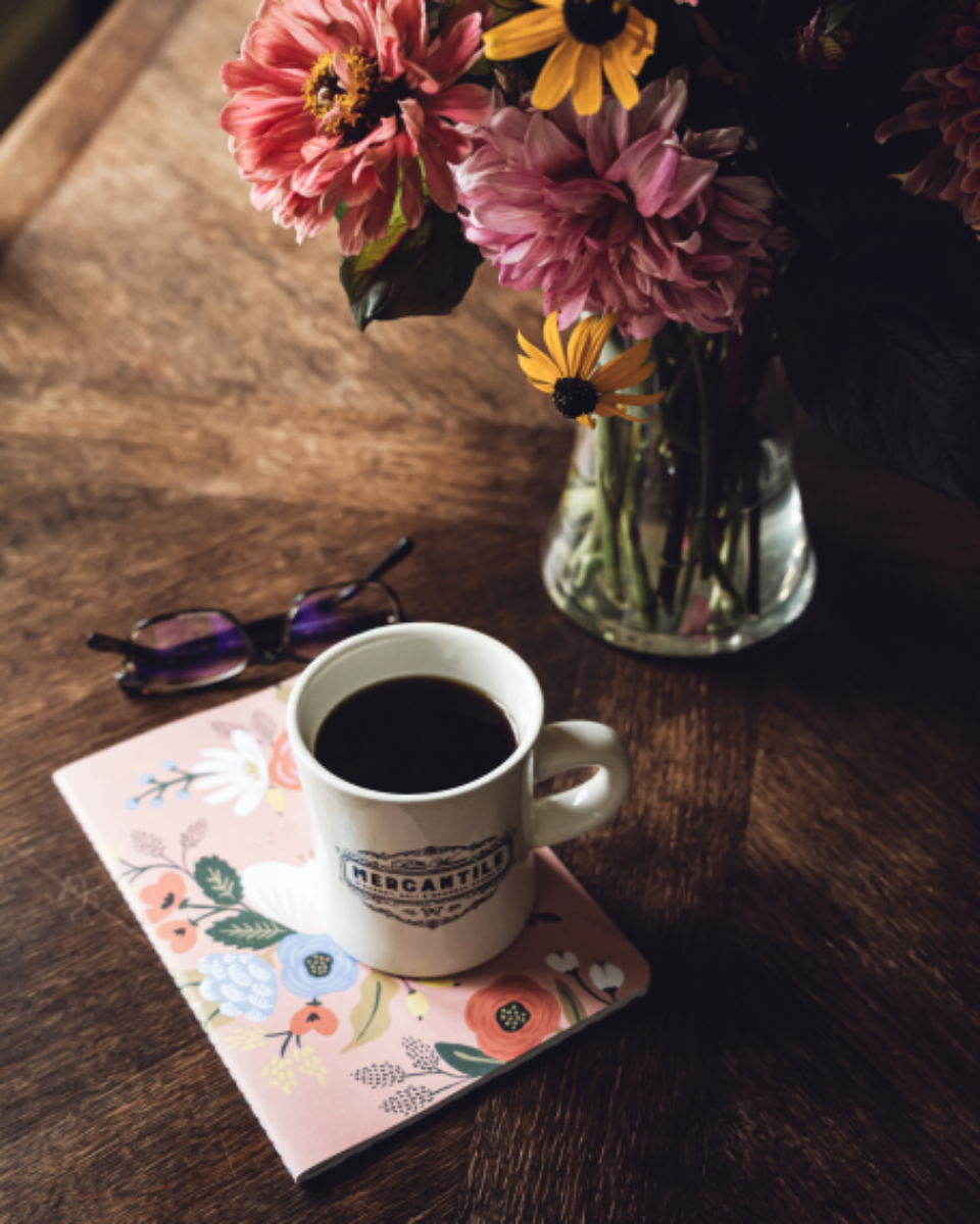 Home Decor Items: Personal Touches Everywhere (image credits: stocksnap)