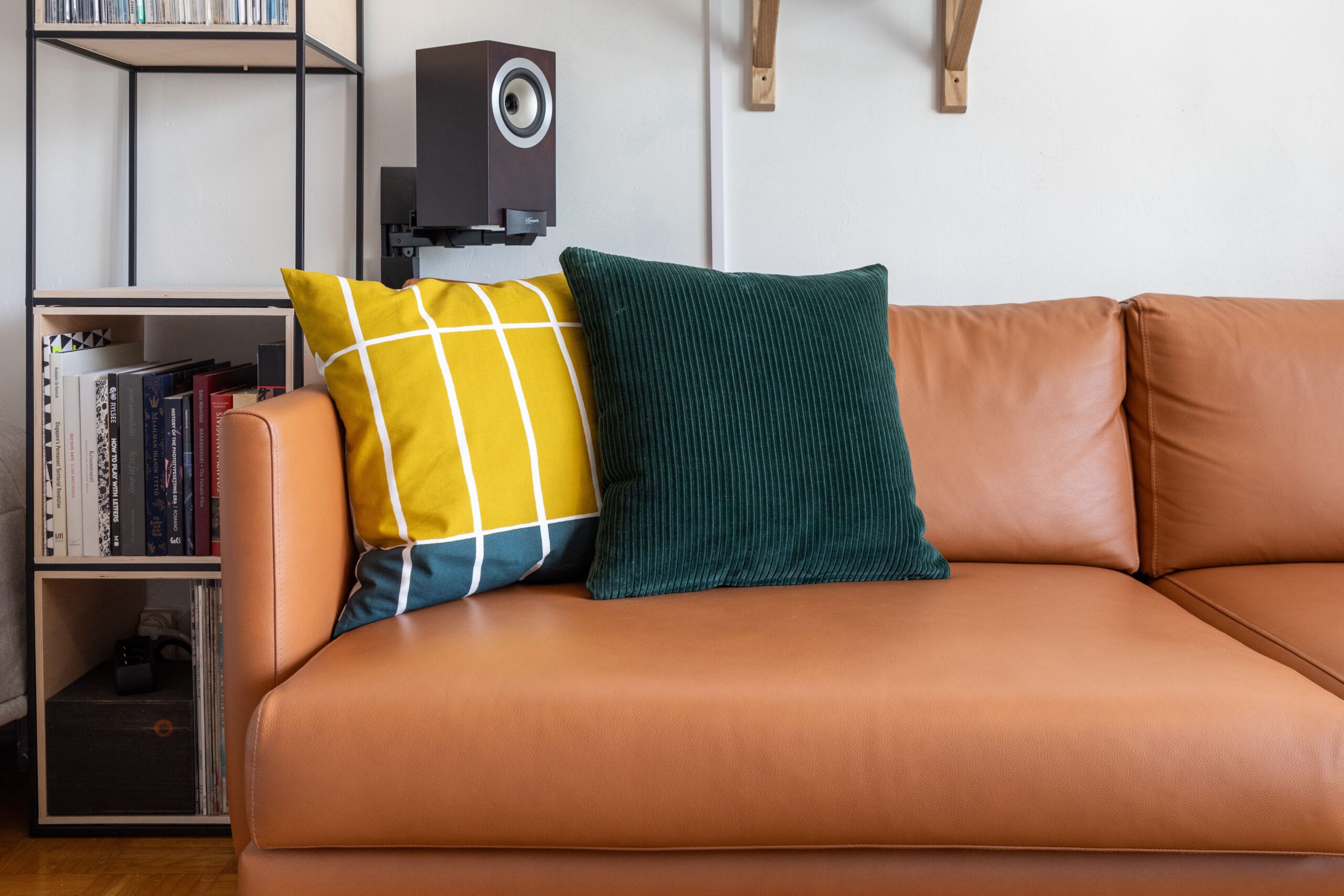 Customized Throw Pillows (image credits: wikimedia)