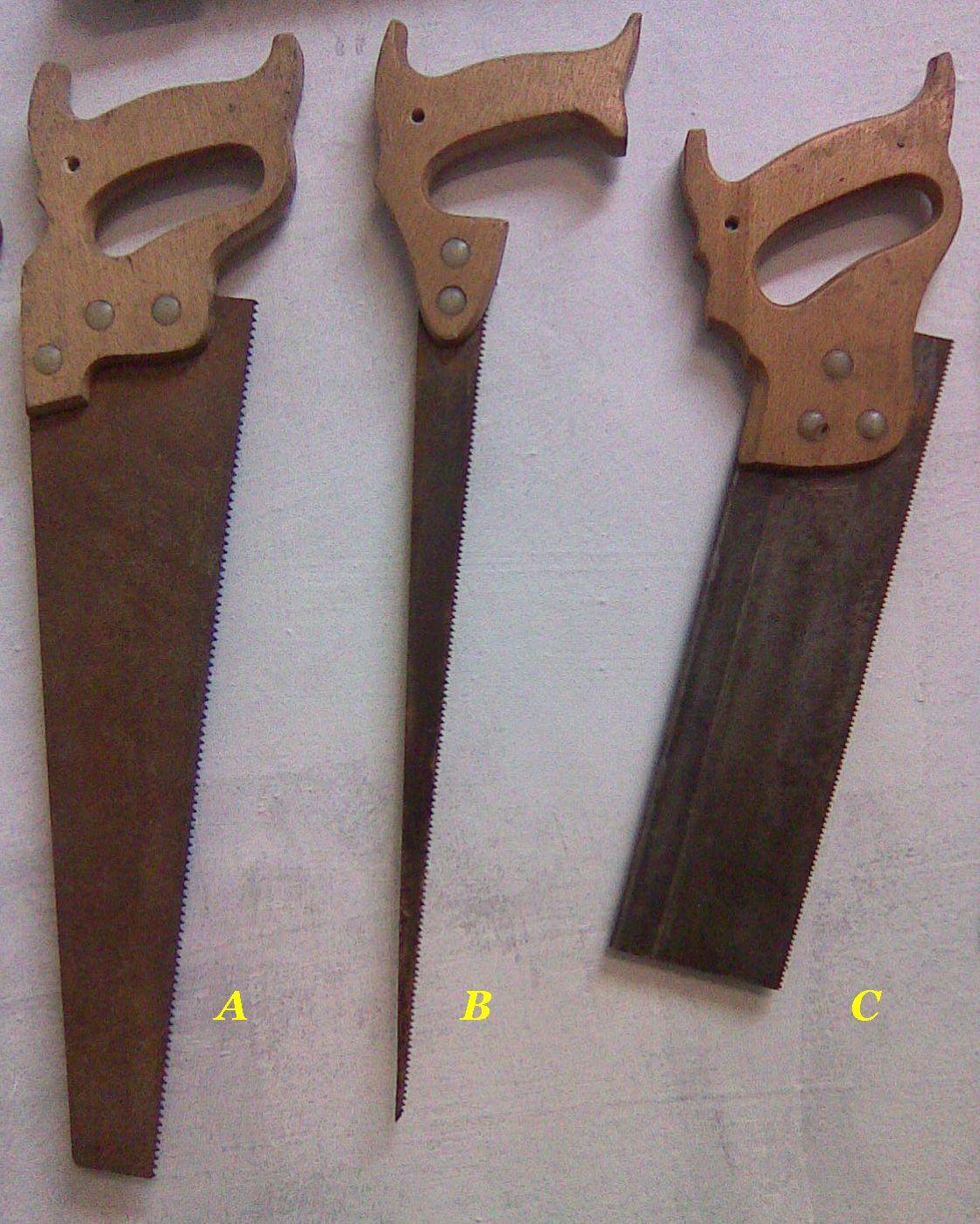 The Essential Hand Saw (image credits: wikimedia)