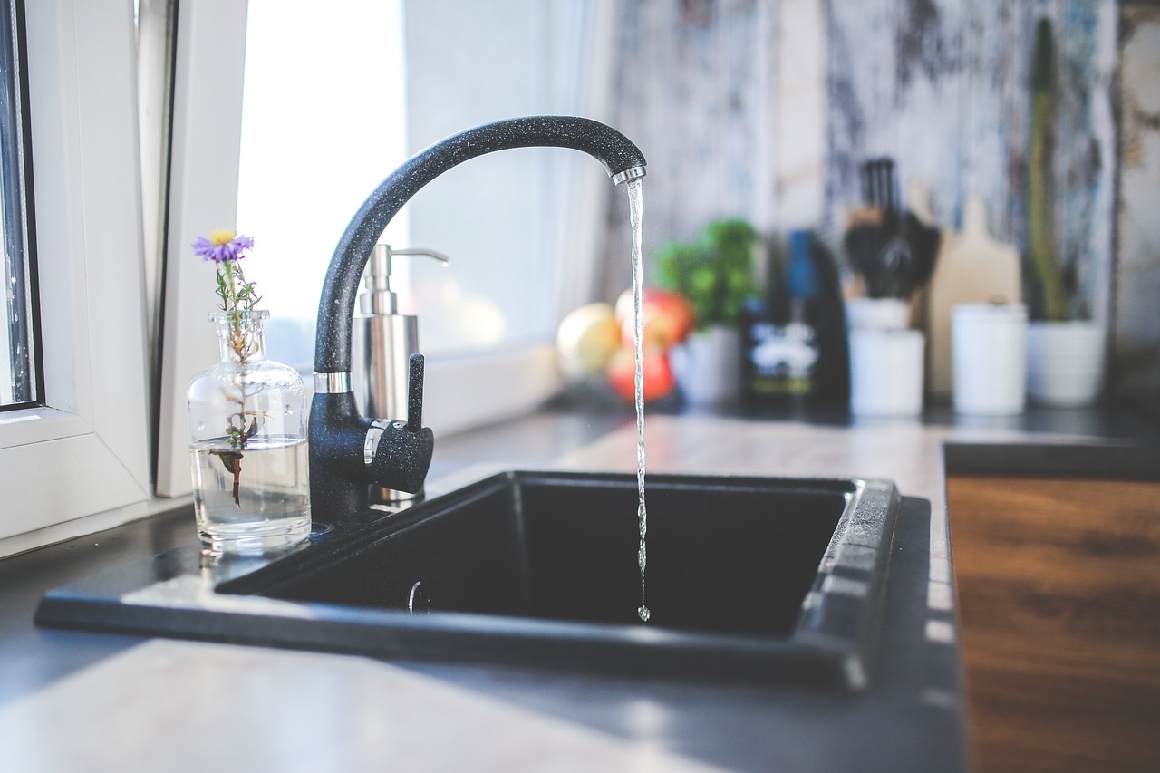 Fixing a Leaky Faucet (image credits: pixabay)