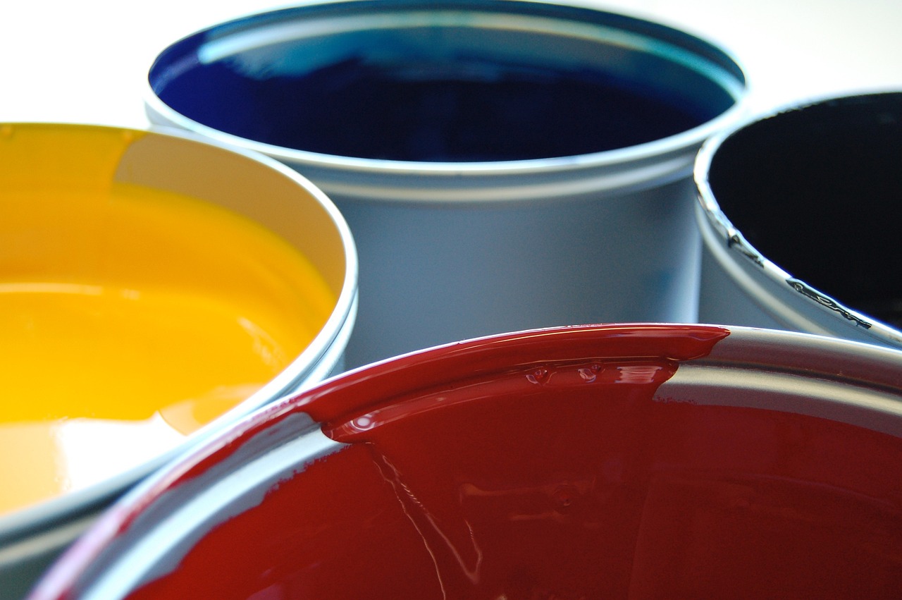 Painting Touch-Ups on Scuffed Walls (image credits: pixabay)