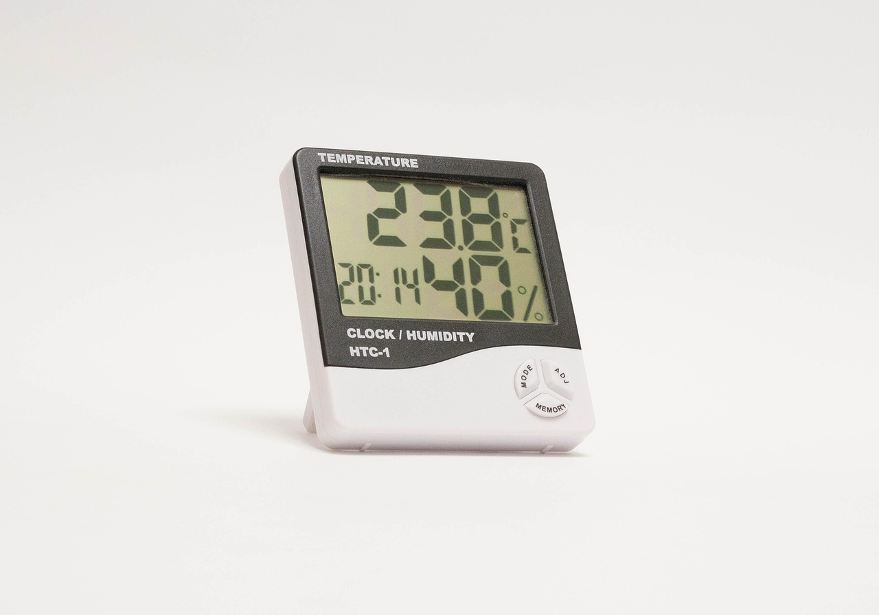 Temperature and Humidity: The Silent Battery Killers (image credits: pixabay)