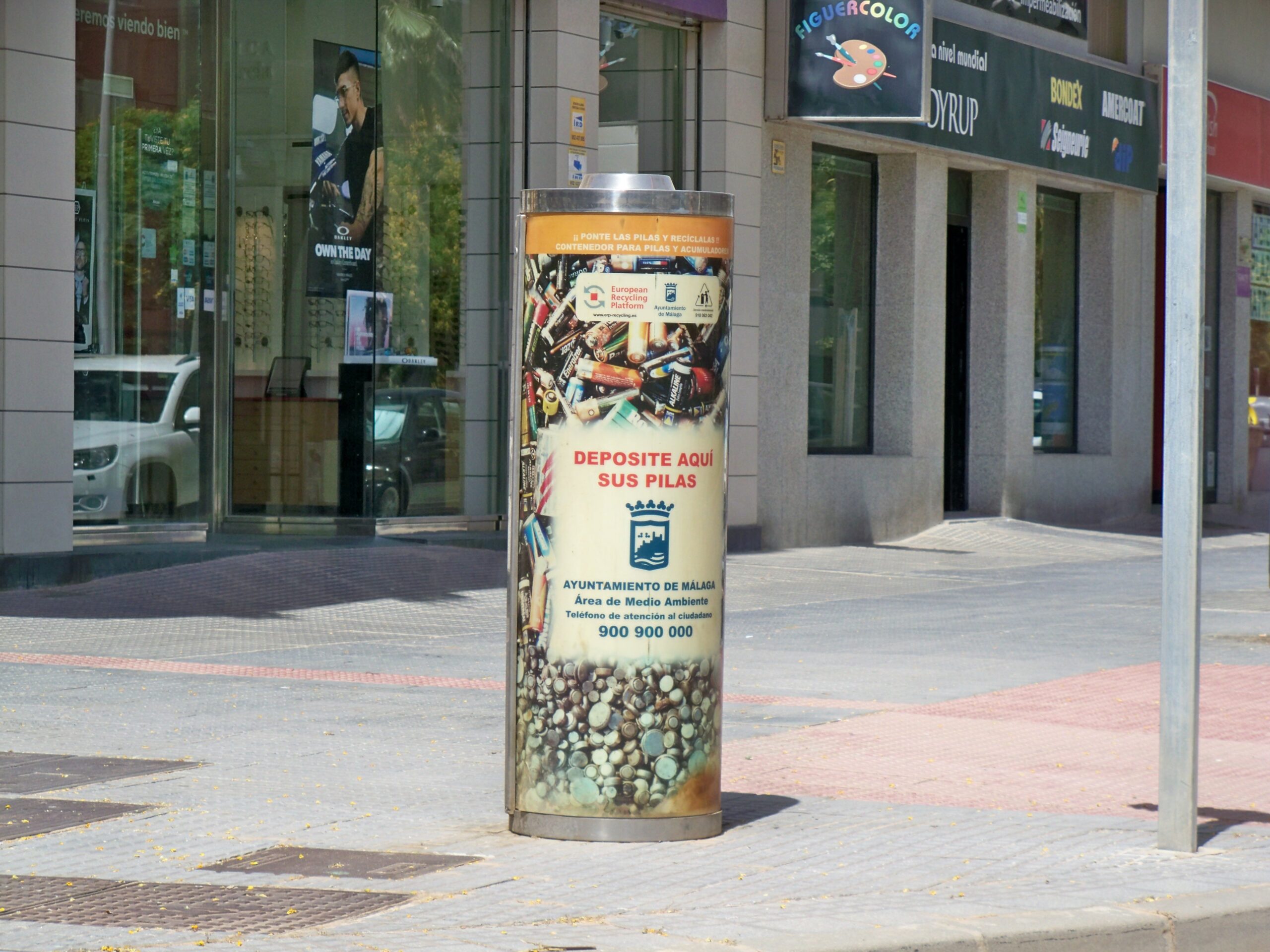 Environmental Responsibility: Don’t Toss Batteries in the Trash (image credits: wikimedia)