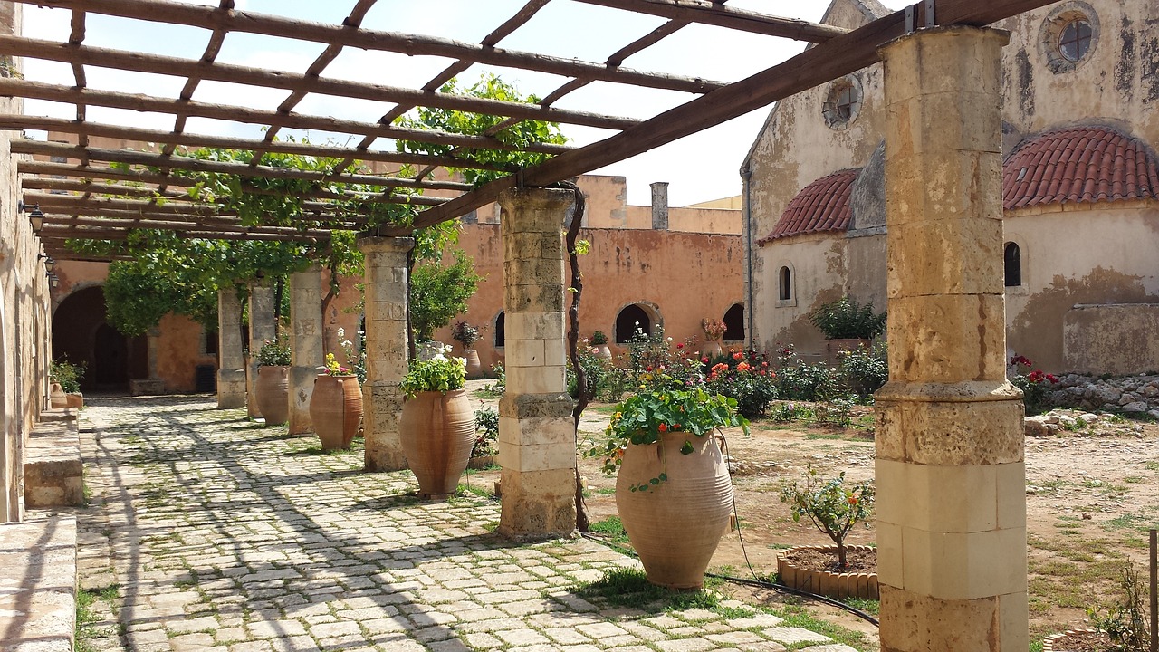 Simple Pergola Designs: What Actually Works (image credits: pixabay)