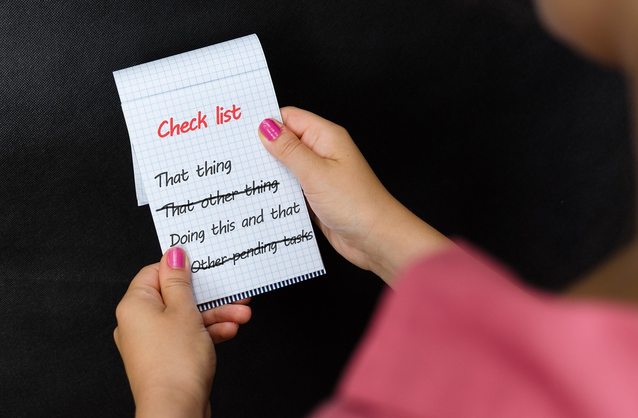 Seasonal Checklists: Your Secret Weapon (image credits: pixabay)