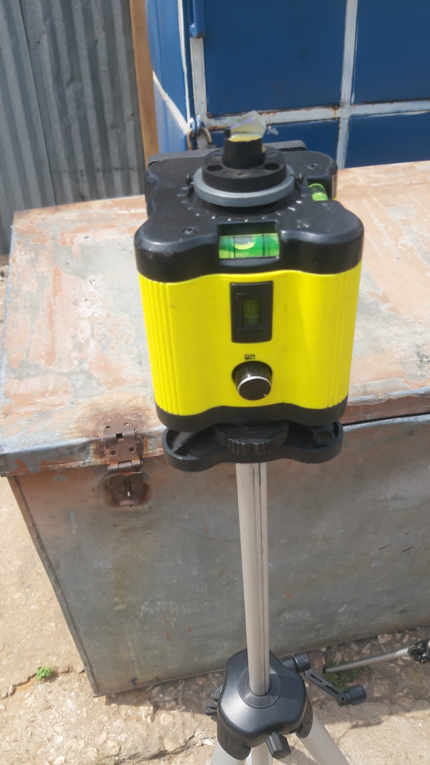 The Smart Laser Level Revolution (image credits: wikimedia)
