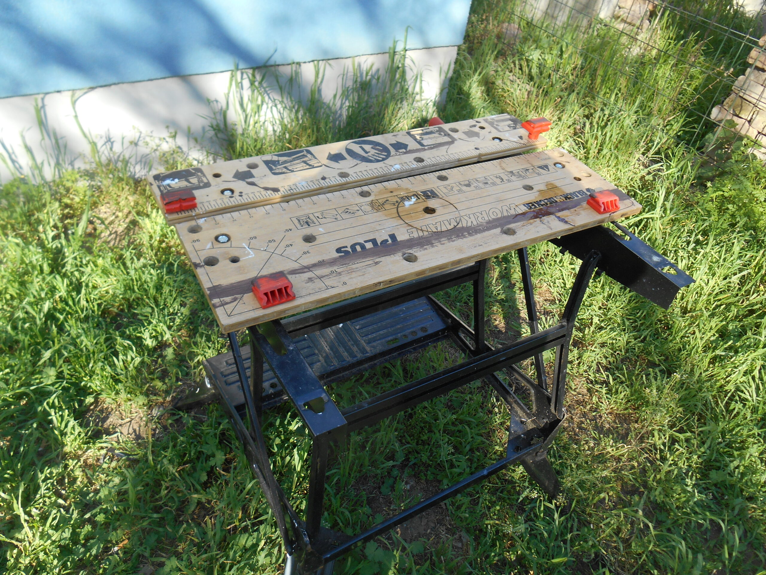 Portable Workbenches with Built-in Power (image credits: wikimedia)
